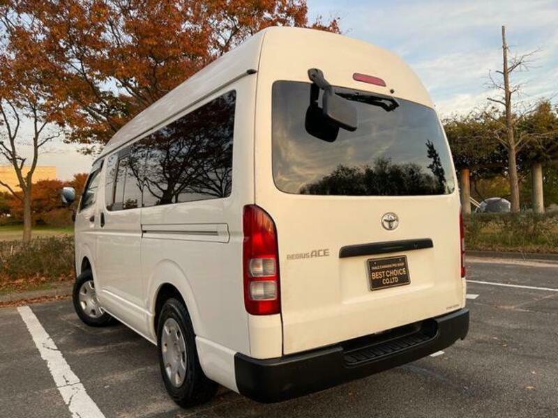 HIACE VAN-1