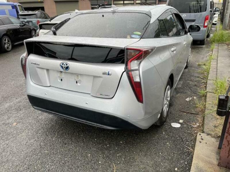 PRIUS-11