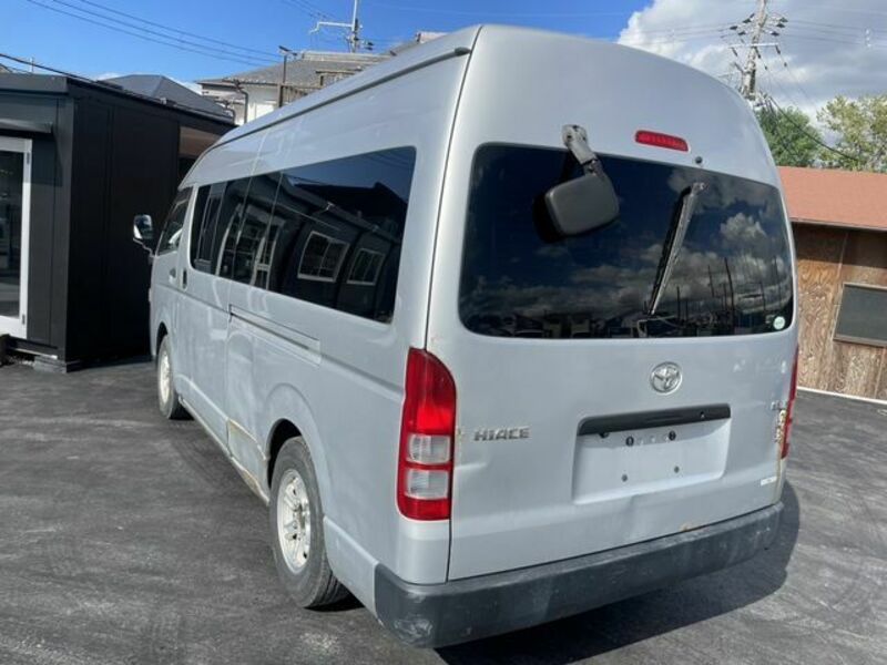 HIACE COMMUTER-6