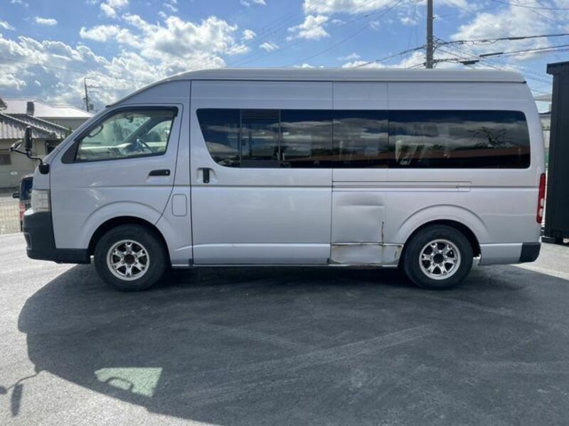 HIACE COMMUTER-7