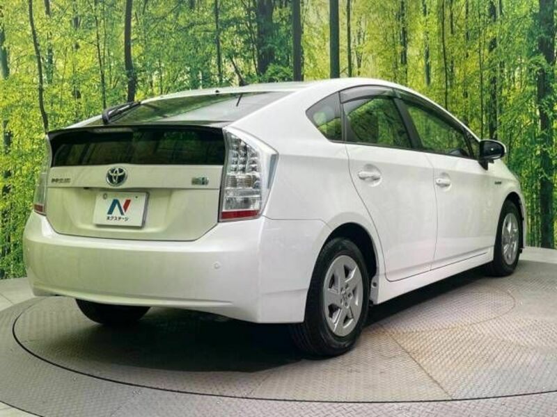 PRIUS-17