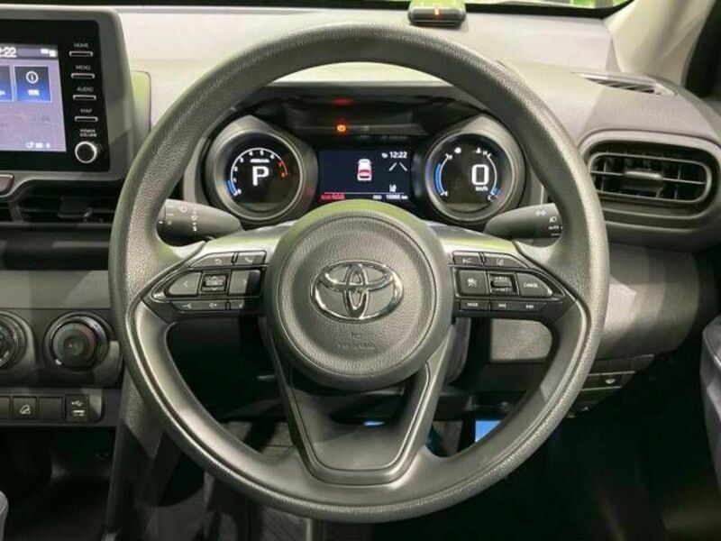 YARIS CROSS-11