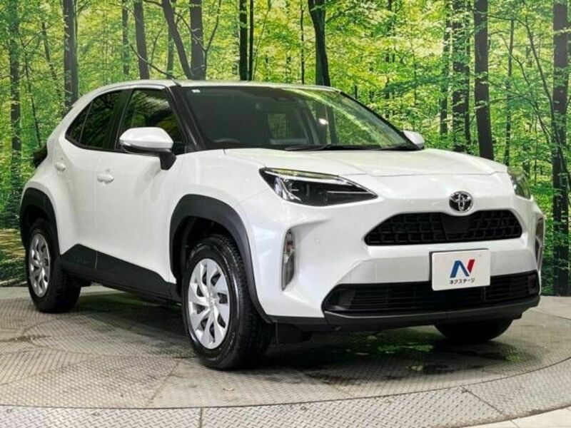 YARIS CROSS-16