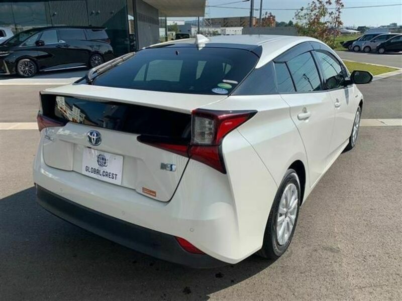 PRIUS-8