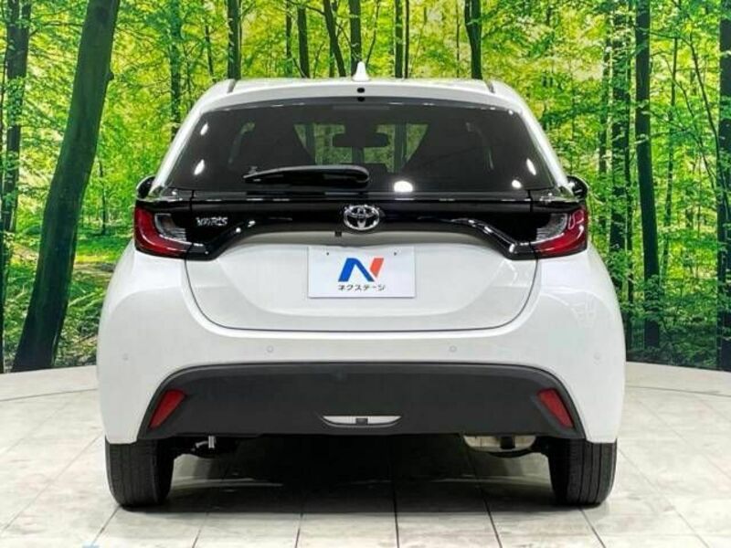 YARIS-15