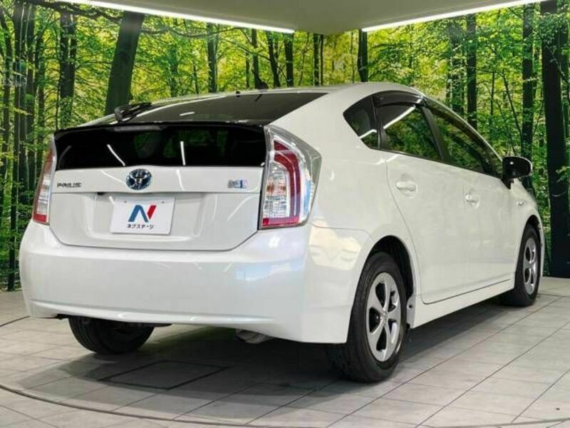 PRIUS-17