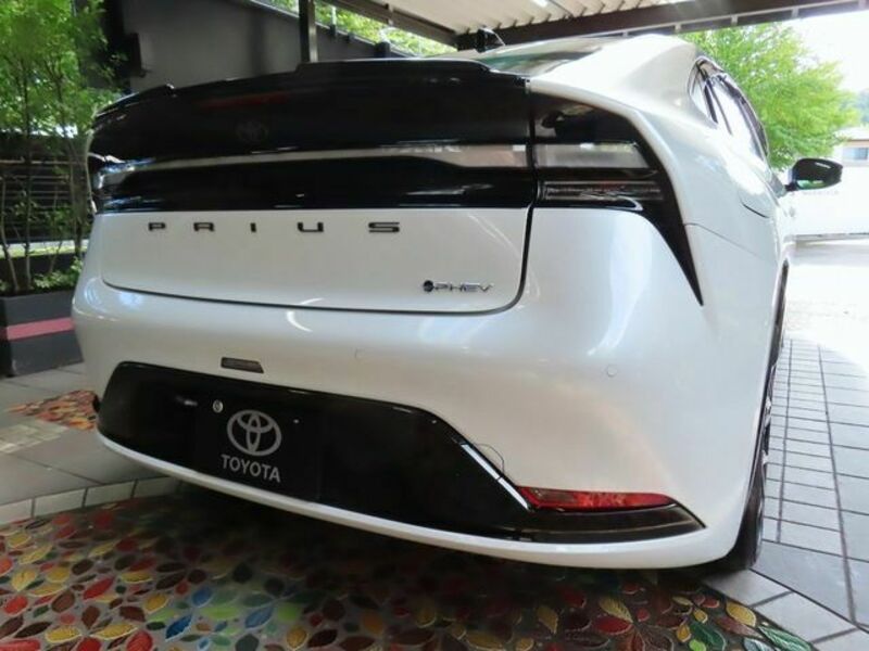 PRIUS PHV-6