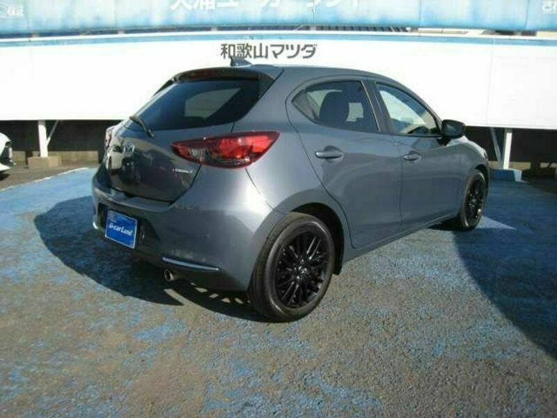 MAZDA2-4