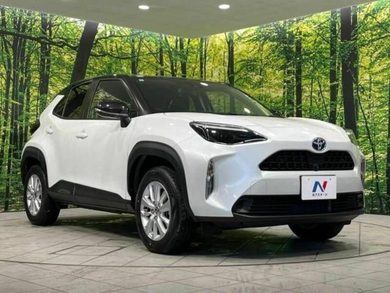 YARIS CROSS-16