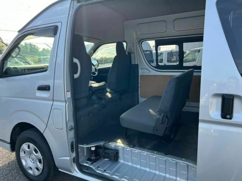 HIACE VAN-29