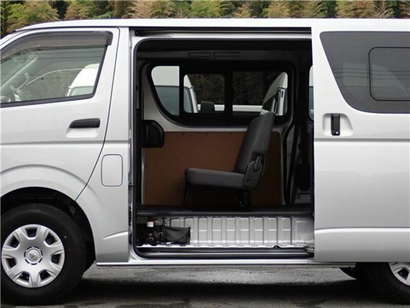 HIACE VAN-18