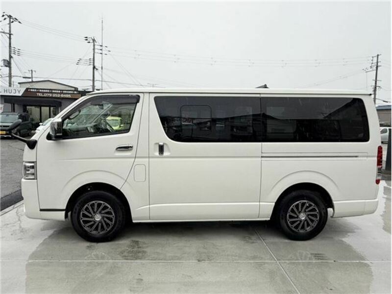 HIACE VAN-11