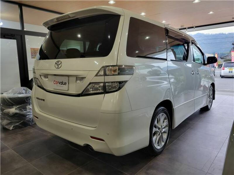 VELLFIRE-11