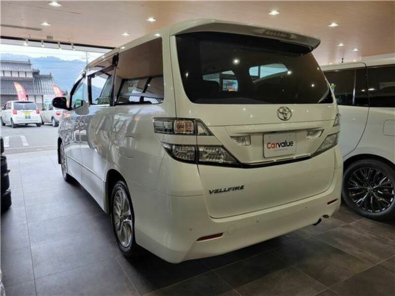 VELLFIRE-12