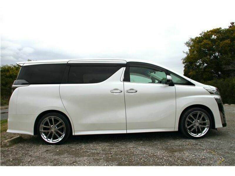 VELLFIRE-1