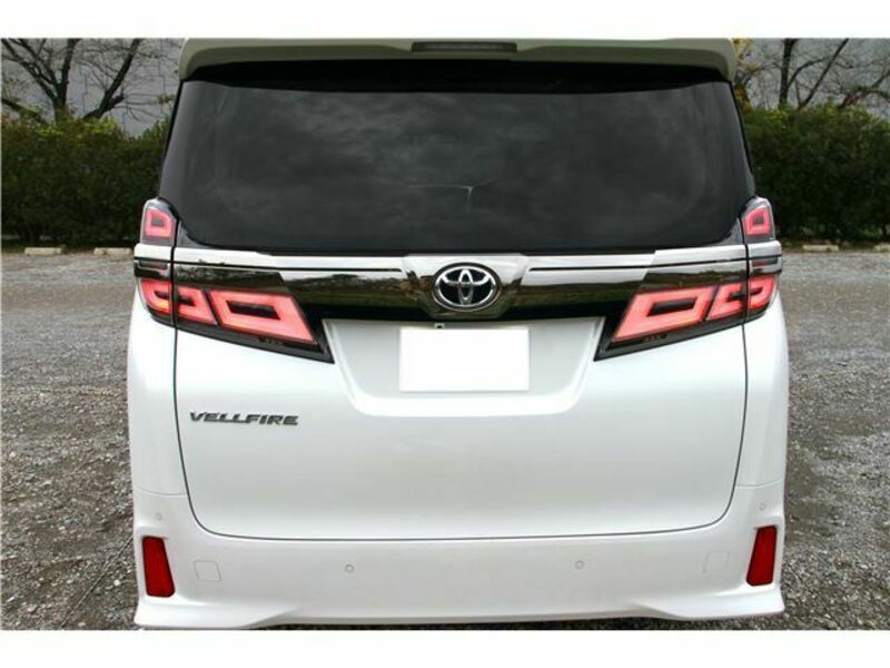 VELLFIRE-11