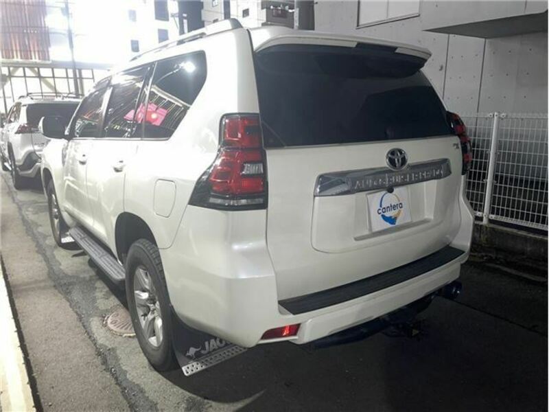 LAND CRUISER PRADO-1