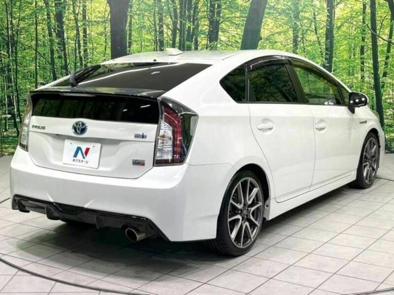 PRIUS-17