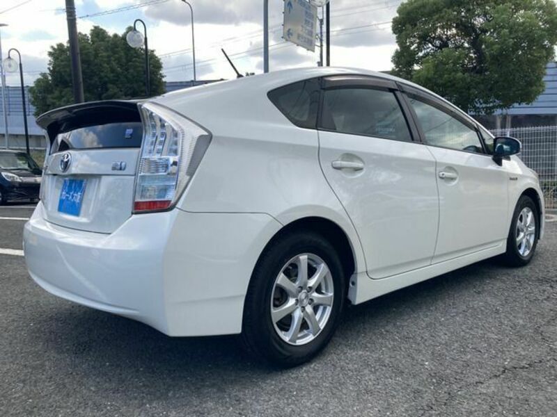 PRIUS-3