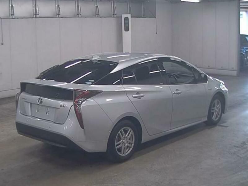 PRIUS-4