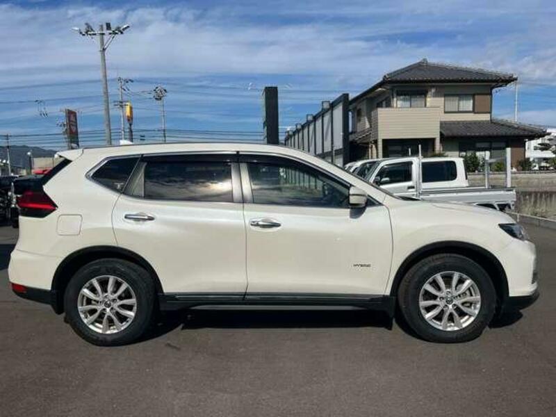 X-TRAIL-5