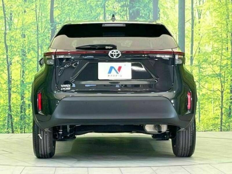 YARIS CROSS-15