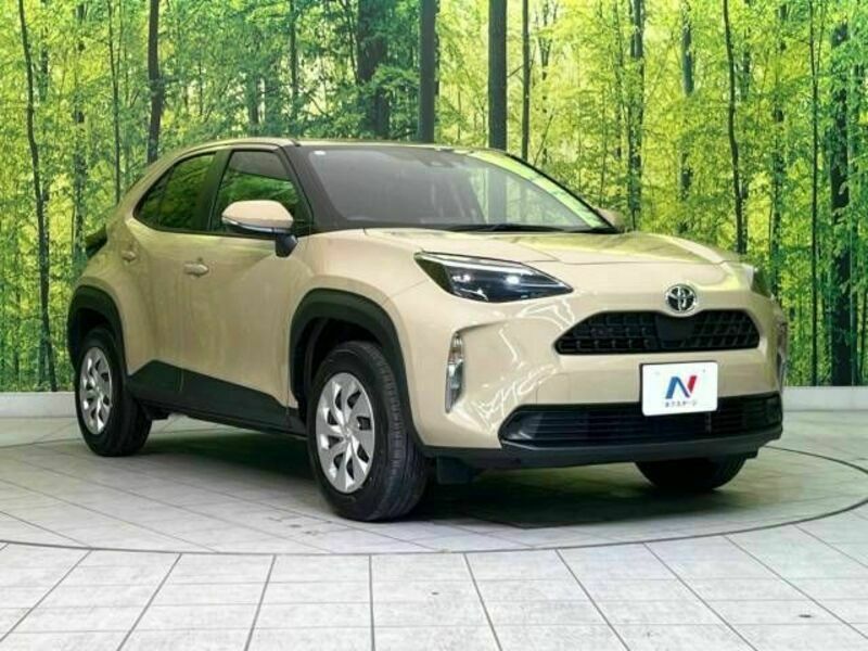 YARIS CROSS-16