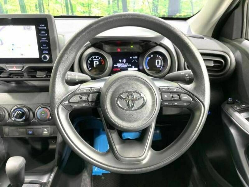 YARIS CROSS-11