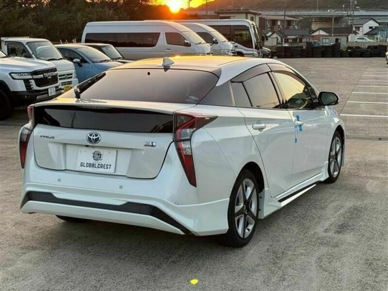 PRIUS-11