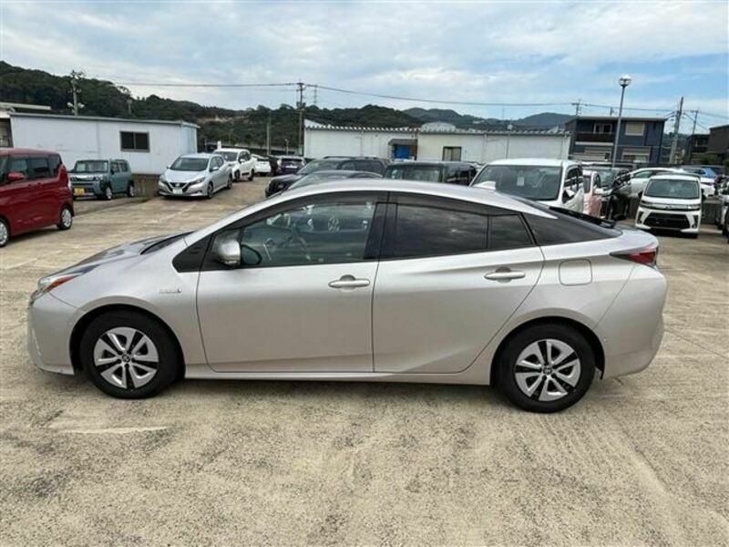 PRIUS-8