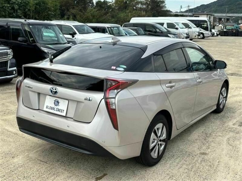 PRIUS-11