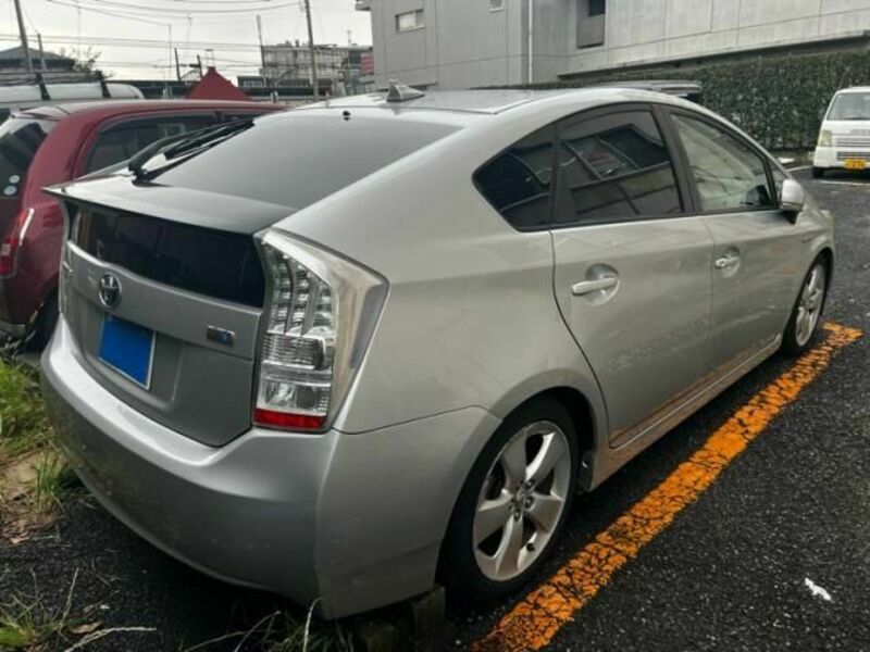 PRIUS-3