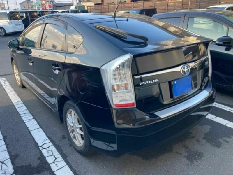 PRIUS-4