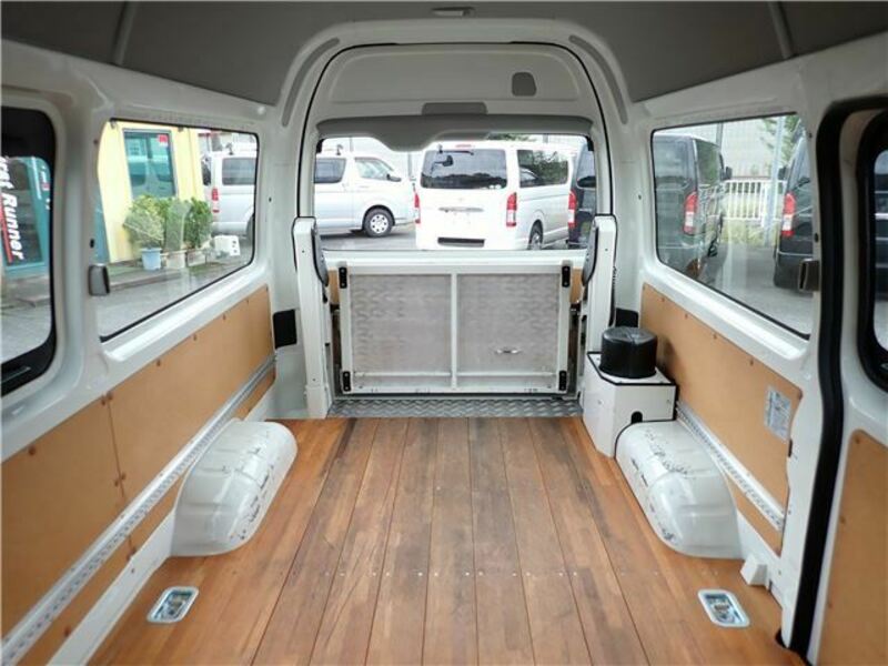 HIACE VAN-18