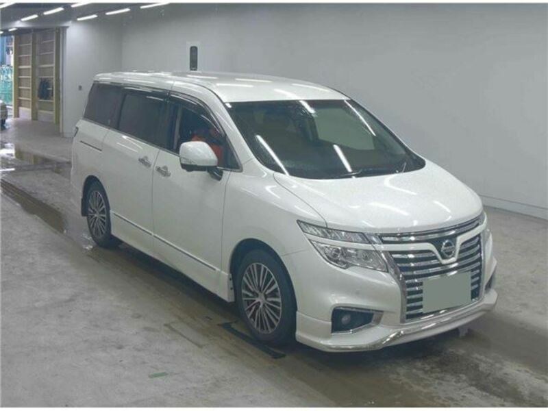 NISSAN　ELGRAND