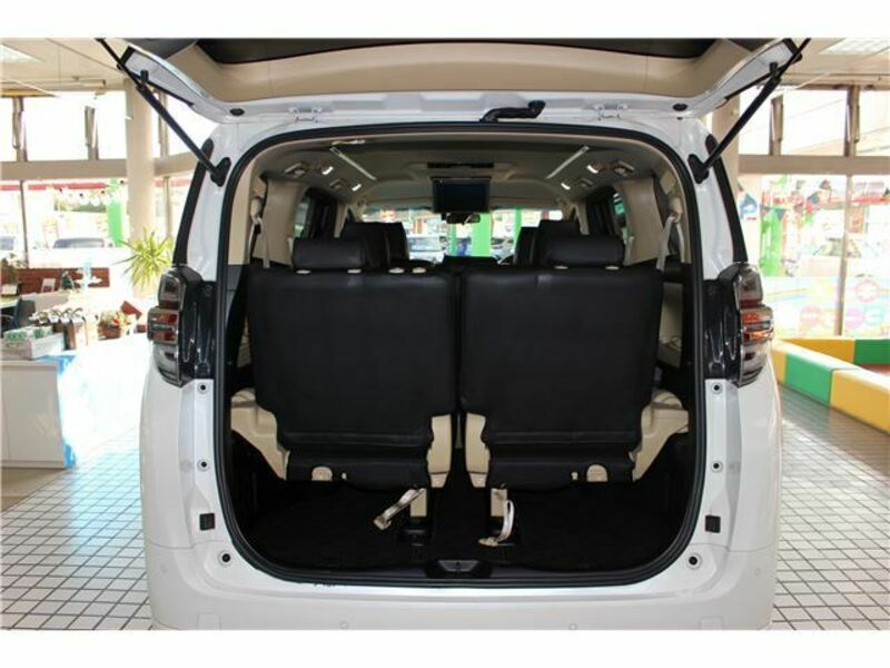 VELLFIRE-9