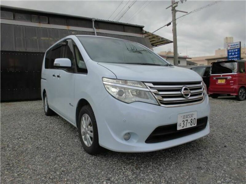 NISSAN　SERENA