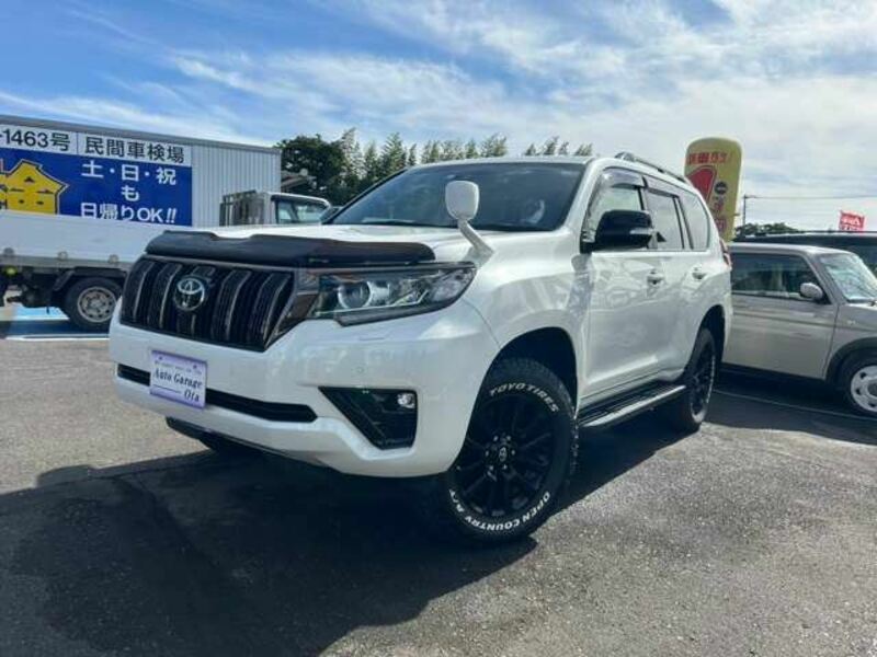 TOYOTA　LAND CRUISER PRADO