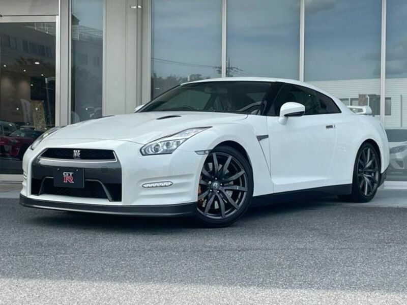 NISSAN　GT-R