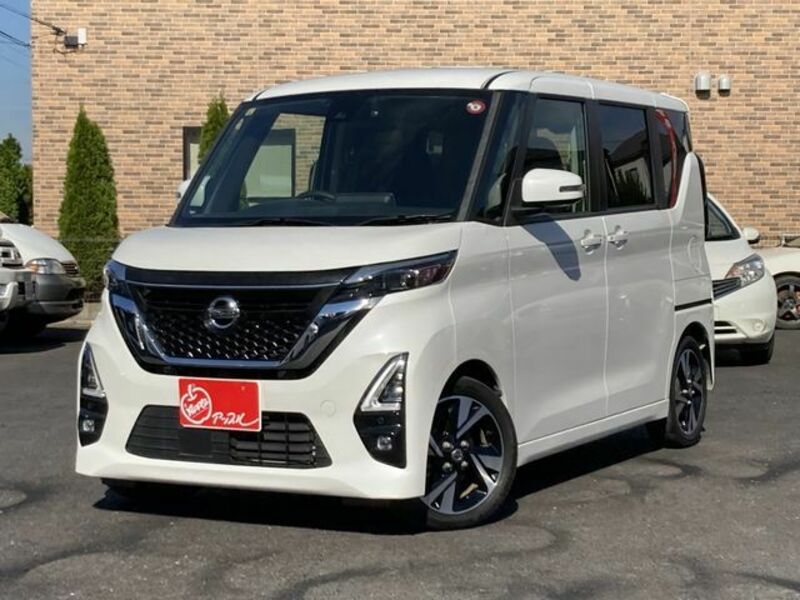 NISSAN　ROOX