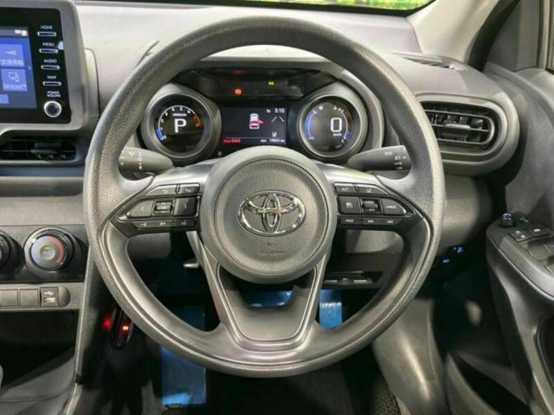 YARIS CROSS-11