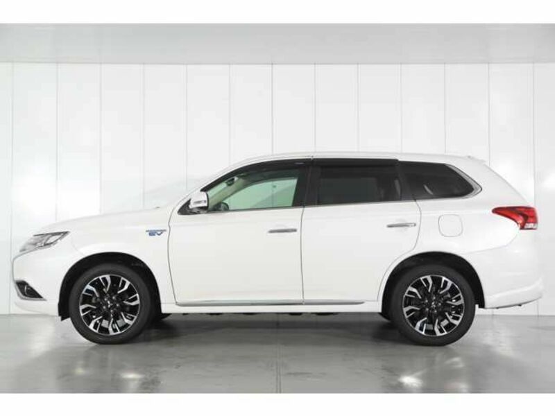 OUTLANDER PHEV-2