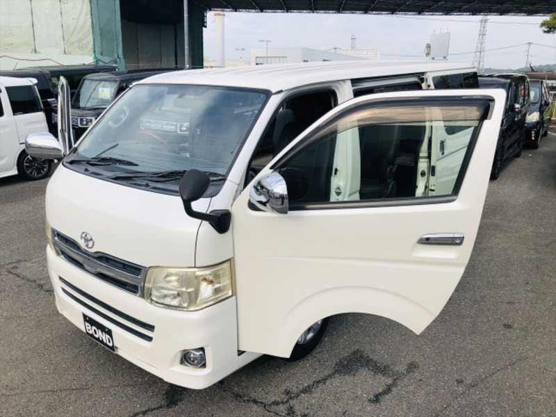 HIACE VAN-11