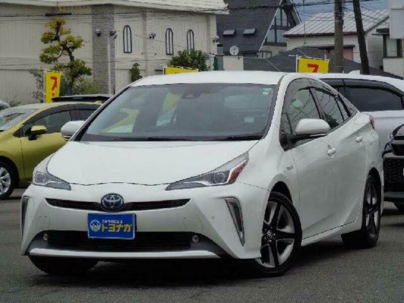 TOYOTA　PRIUS