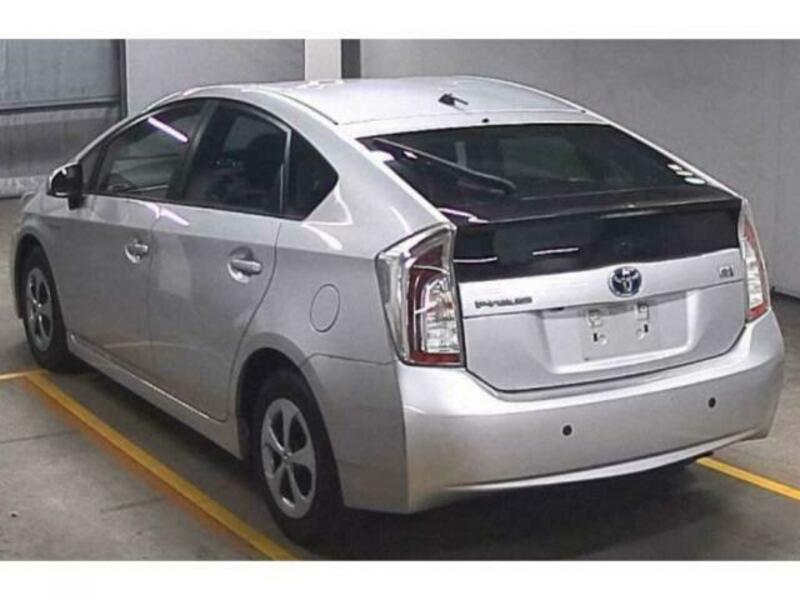 PRIUS-4