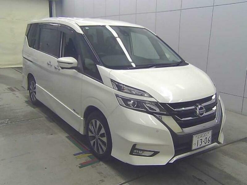 NISSAN　SERENA