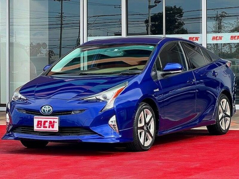 TOYOTA　PRIUS