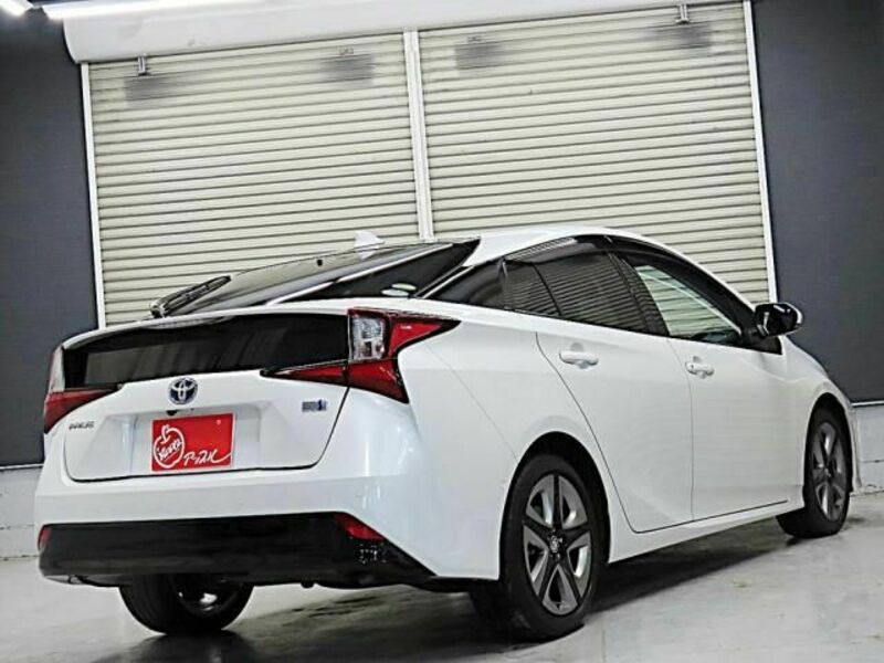 PRIUS-1