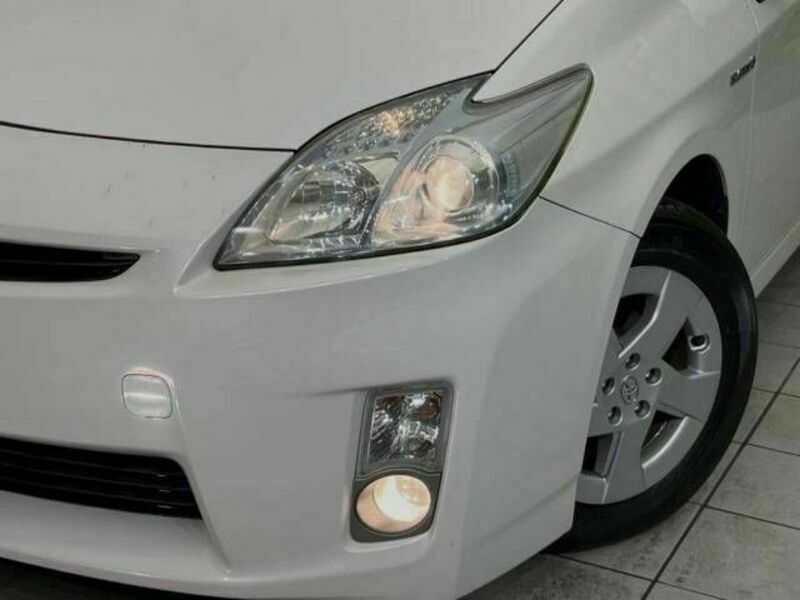 PRIUS-11