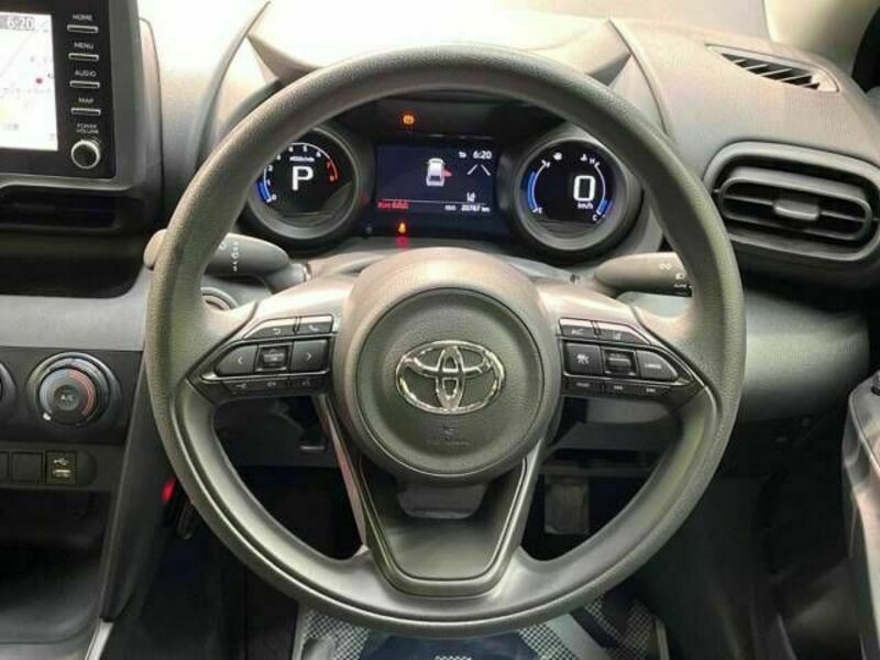 YARIS CROSS-11